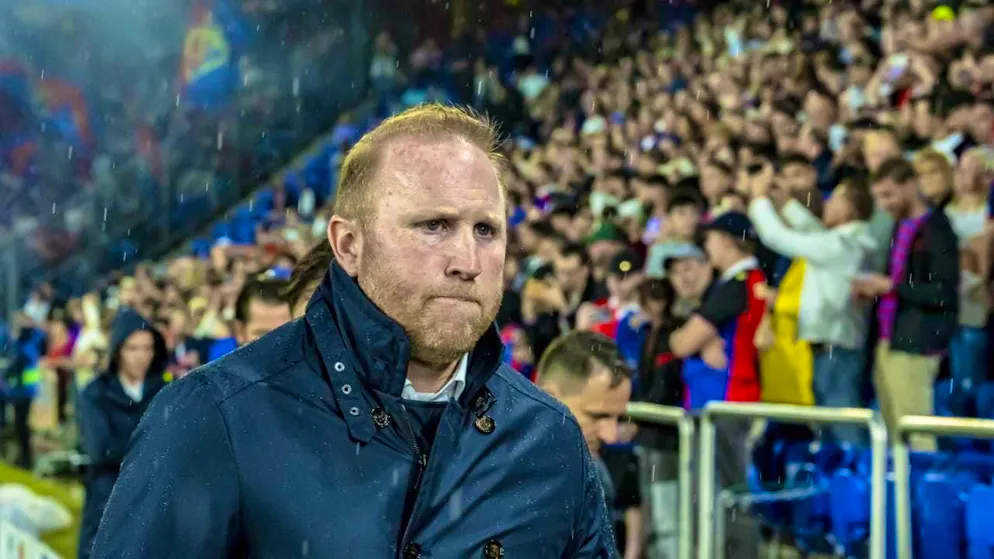 Basel only draw first leg of play-off tie - Gallery. FCB coach Ludovic Magnin has to come up with something for the second leg in the Danish capital