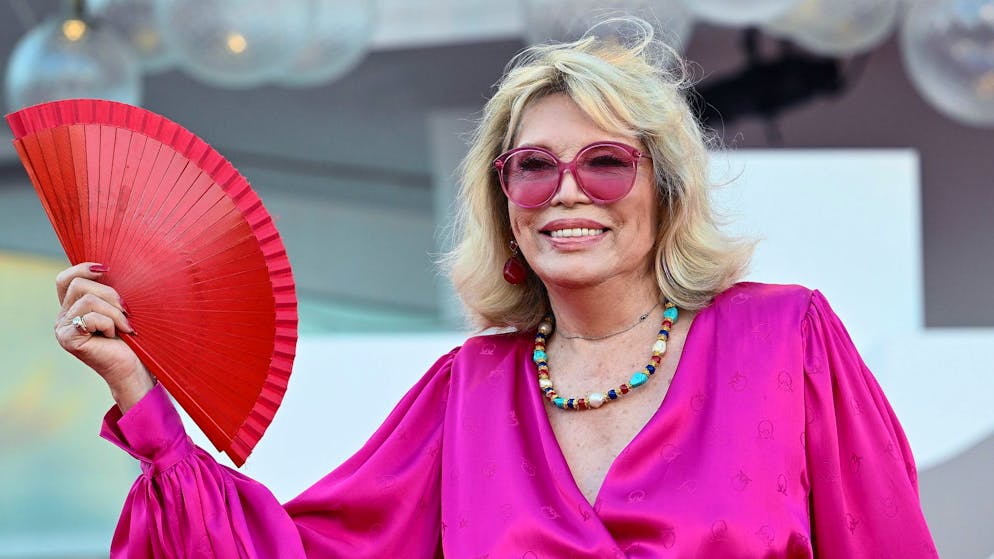 Ospite a «Domenica In». Amanda Lear riflette sulla sua vita: «Ho avuto tutto quello che desideravo»