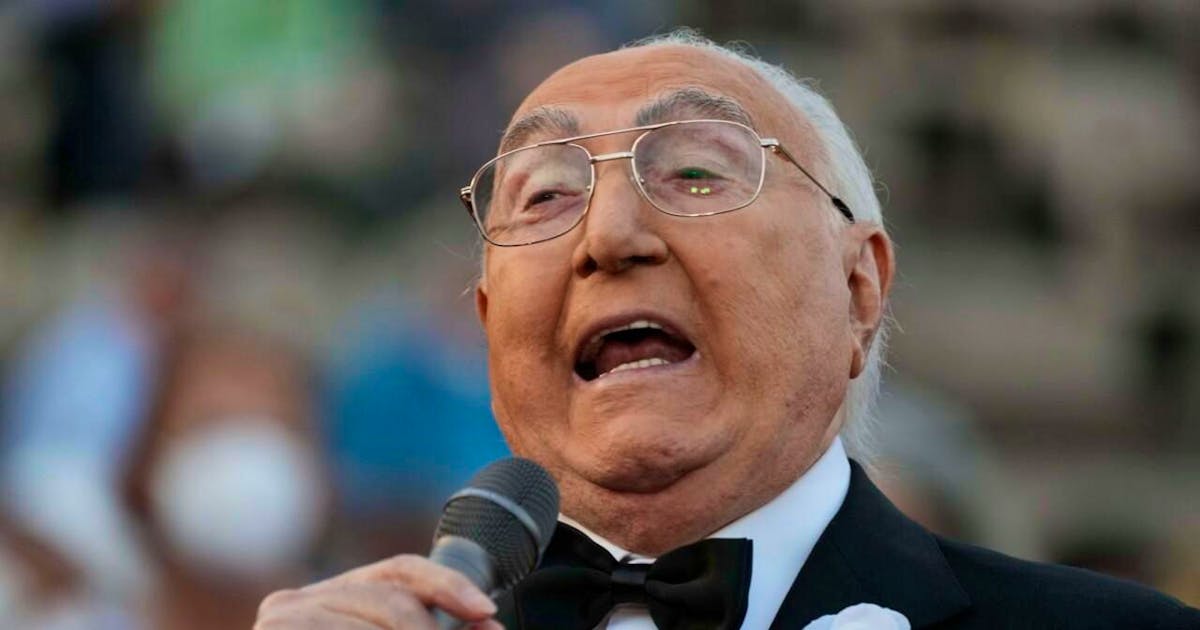Addio Pippo Baudo: Aperta la Camera Ardente a Militello, Sicilia. Una Folla Commossa per l'Ultimo Saluto al Re della TV!