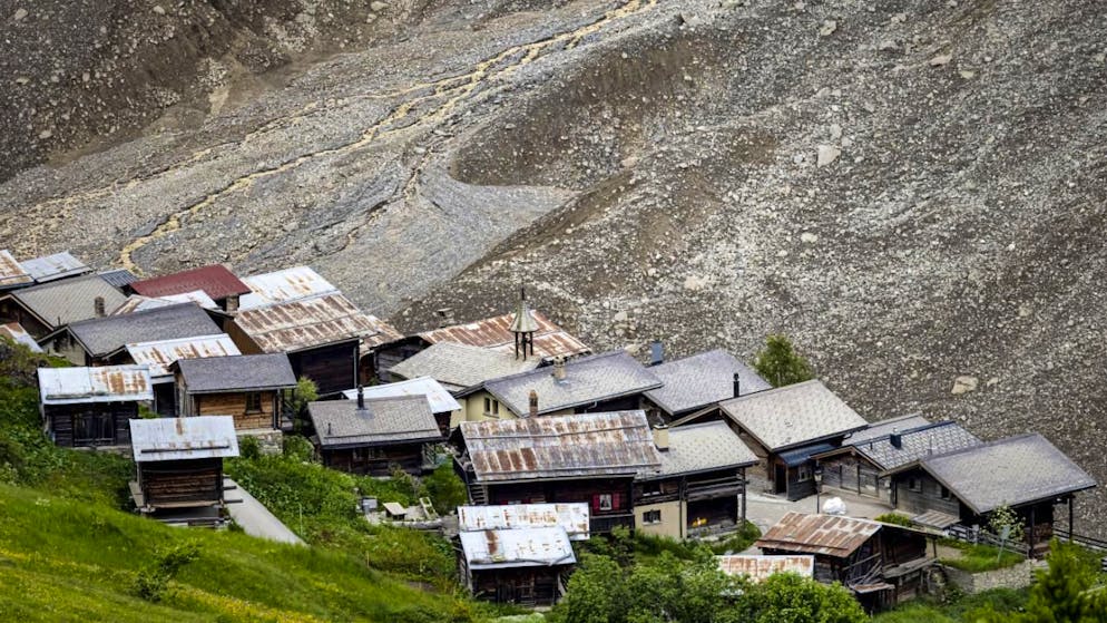 German documentary on Blatten VS. Rockfall disaster robbed hotelier of everything - but he still wants to reopen in 2025