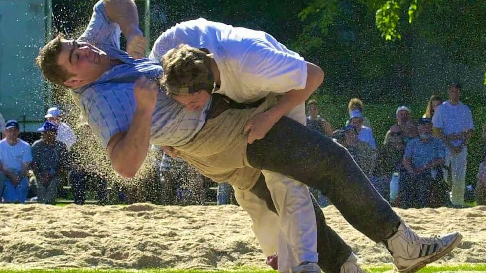 A picture from the year 2000: Stefan Strebel (in the Edelweiss shirt) in action.