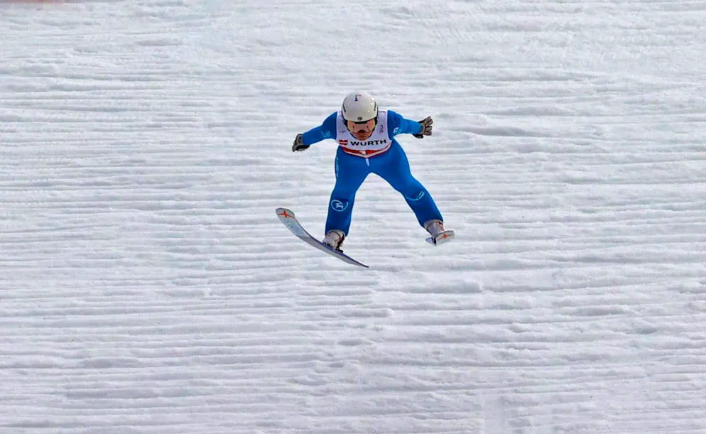 Ski jumper naked in front of doctor: 