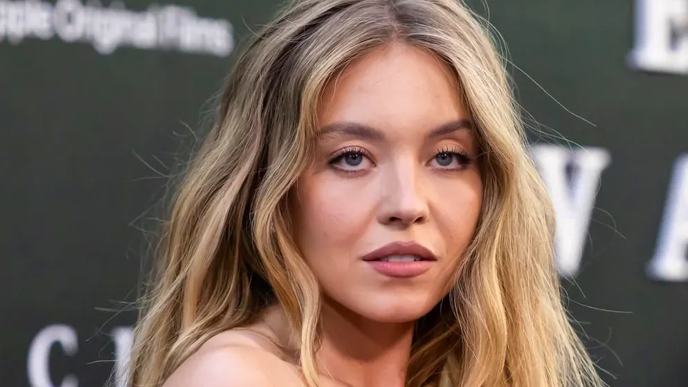 Sessismo-gate. Dal sapone realizzato con l'acqua del bagno ai jeans: Sydney Sweeney nella tempesta social