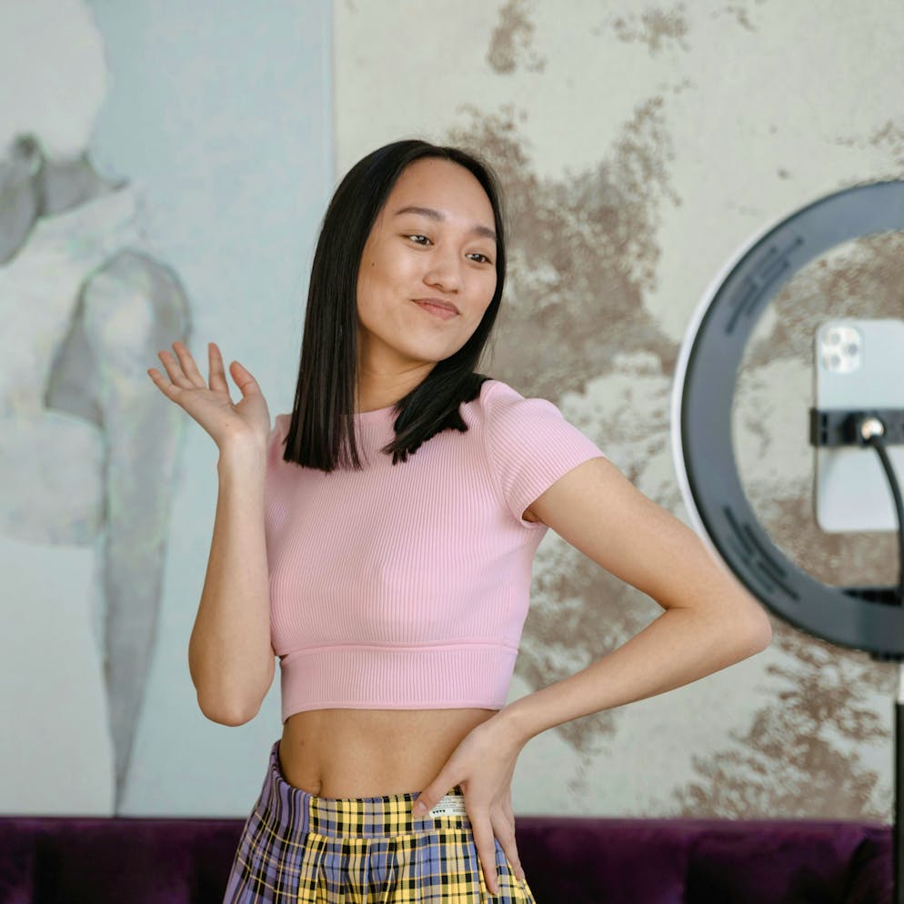 Comportement en ligne. Plus de scrolling que de selfies: voici comment les jeunes utilisent les médias sociaux