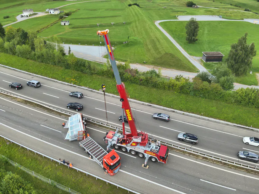 Gawking, cheating, misusing emergency lanes – traffic jams on the A1 ...