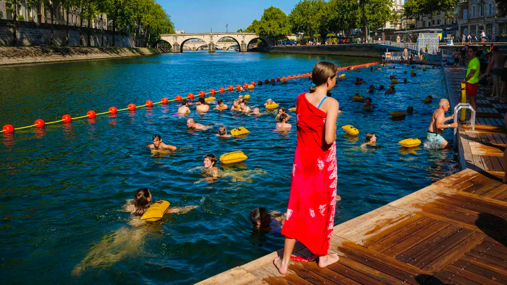 Outdoor pools on the Seine in Paris are a huge success - Gallery. Being able to swim in the Seine again was a long-cherished wish of the people of Paris (archive photo).