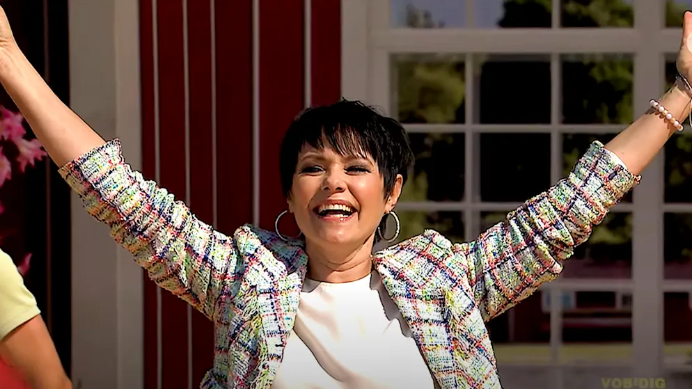 Swiss pop star. Francine Jordi confesses on TV about her finances: 