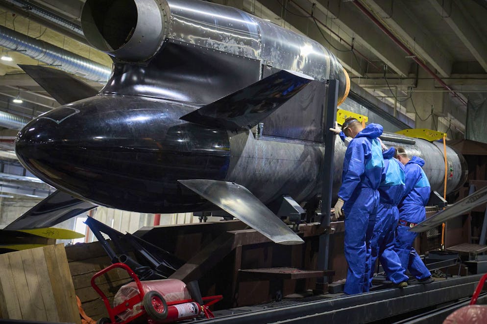 Die FP-5 Flamingo. Die 12 bis 14 Meter lange Rakete wird vom einem Triebwerk auf maximal 950 km/h beschleunigt und kann 1,1 Tonnen Sprengstoff über 3000 Kilometer weit tragen.