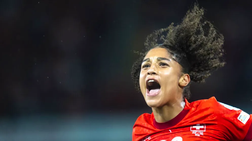 Piubel drängt sich auf, Schertenleib leidet in Mexiko - Gallery. Sydney Schertenleib muss im Testspiel von Barcelona früh ausgewechselt werden