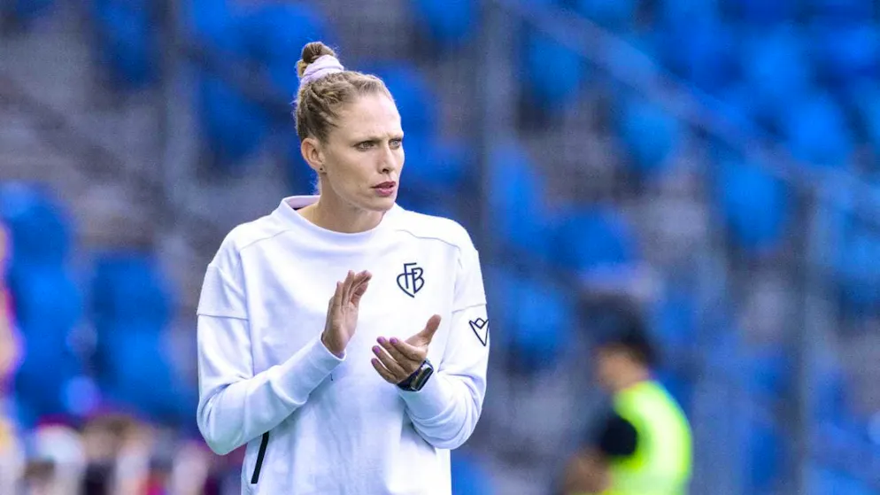 Piubel imposes herself, Schertenleib suffers in Mexico - Gallery. FCB coach Kim Kulig coaches her team to a 2-0 home win against FC Aarau in the season opener