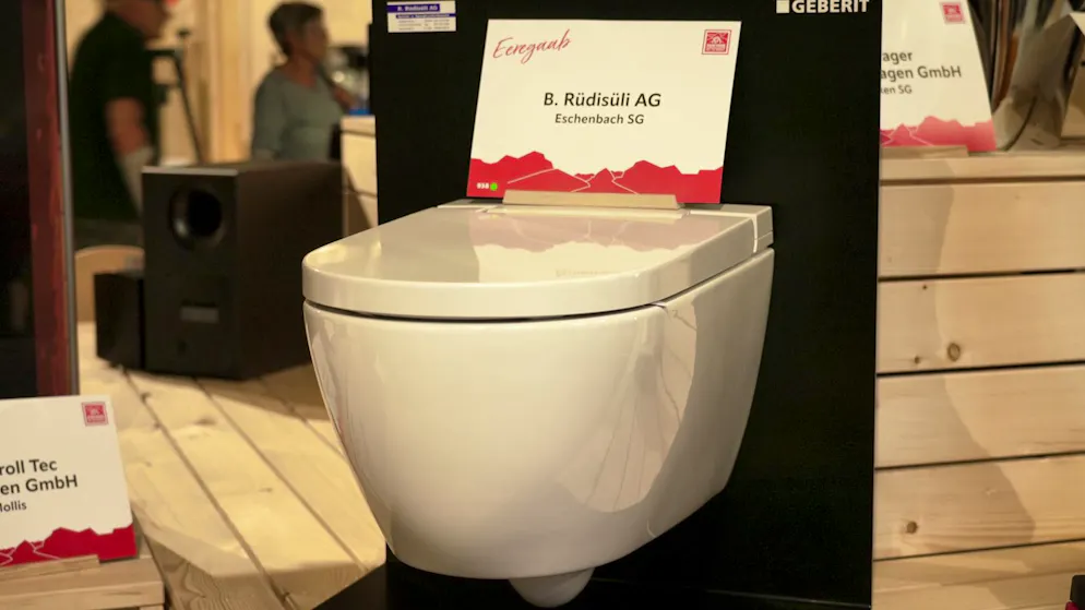 The gift temple at the ESAF - the best prizes. There are also several toilets to be won at the ESAF.