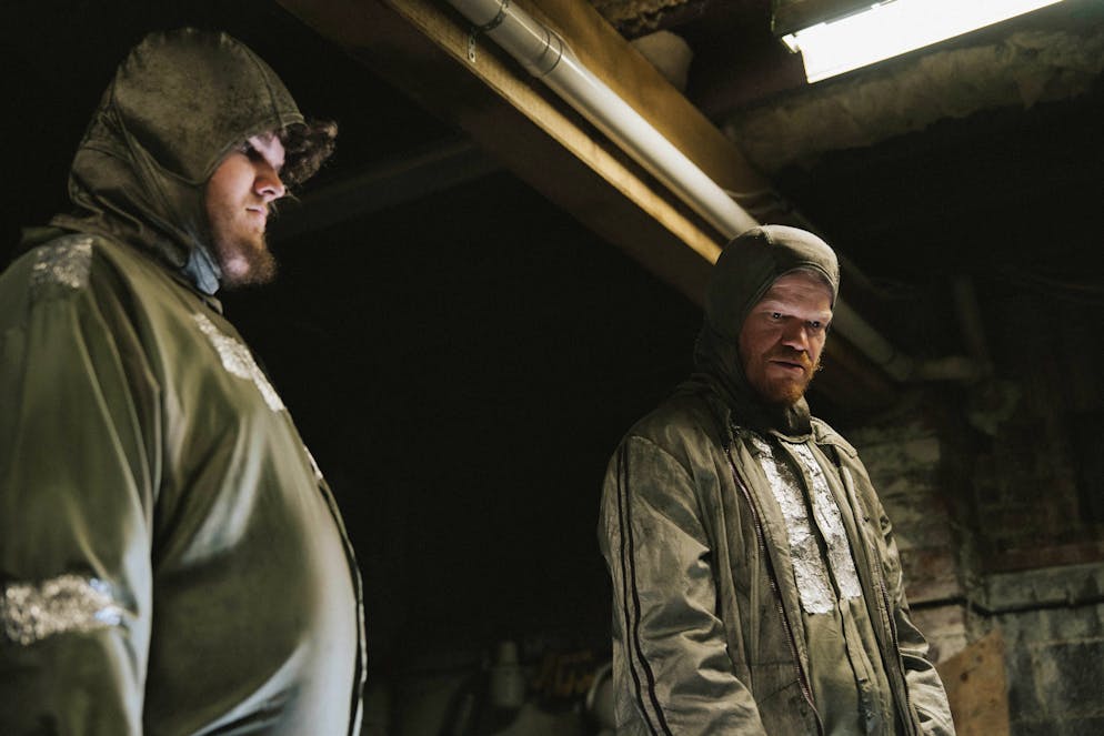 BUGONIA. Zu allem bereit im Kampf mit den Aliens...