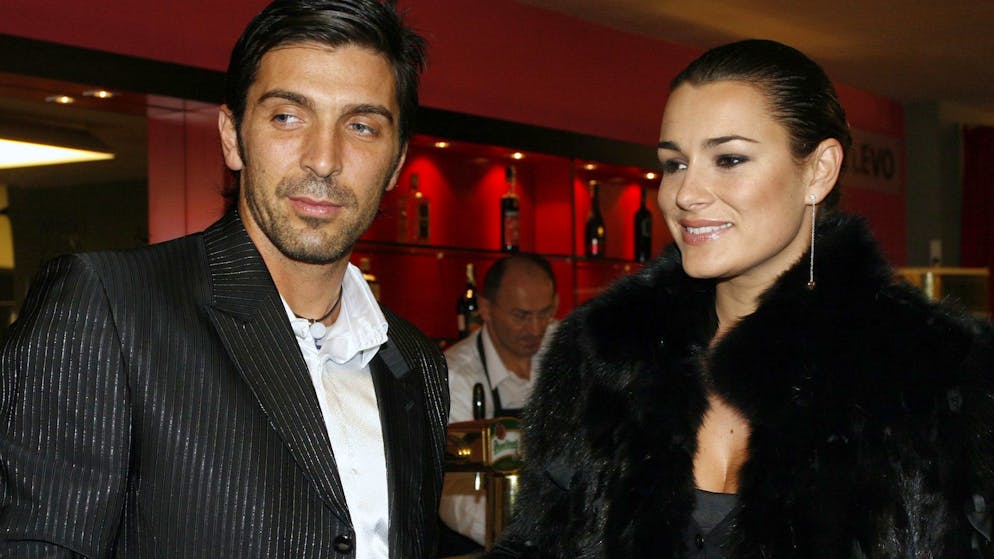 Alena Seredova con Gianluigi Buffon in uno scatto del 2014.