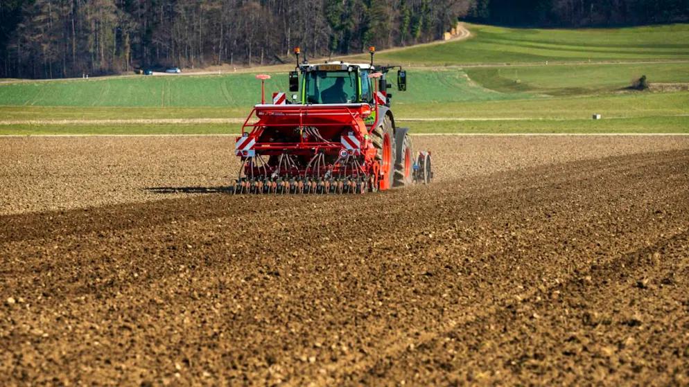 Zwei junge Männer werden beschuldigt, in der Westschweiz Traktoren und andere landwirtschaftliche Maschinen gestohlen und zum Teil nach Frankreich geschafft zu haben. Sie wurden in Freiburg festgenommen. (Symbolbild)