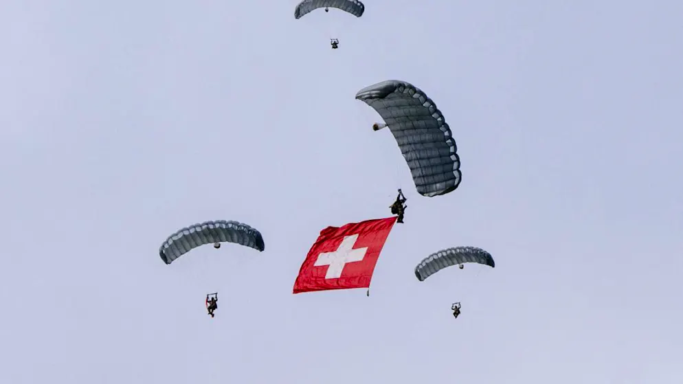 Auch ohne Patrouille Suisse gab es im Himmel über dem ESAF Gelände in Mollis GL ein Spektakel der Schweizer Armee.