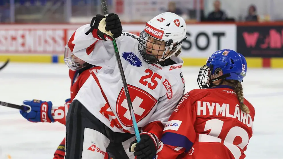 Alina Müller (Nr. 25) war gegen Tschechien an allen drei Schweizer Toren beteiligt