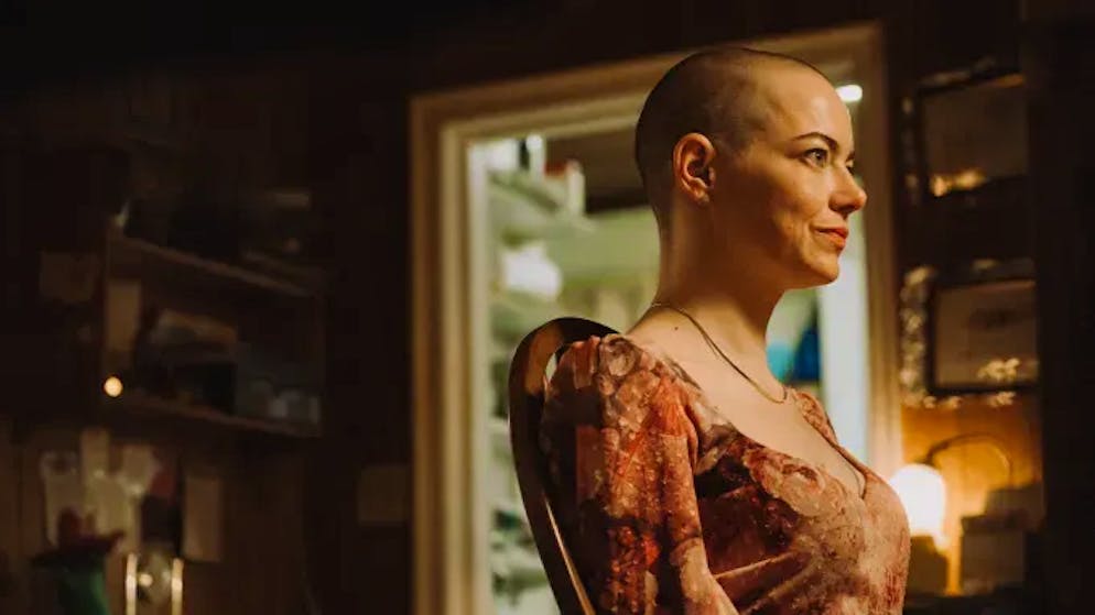 BUGONIA. Alien oder Mensch? Emma Stone wird in «Bugonia» gekidnappt.