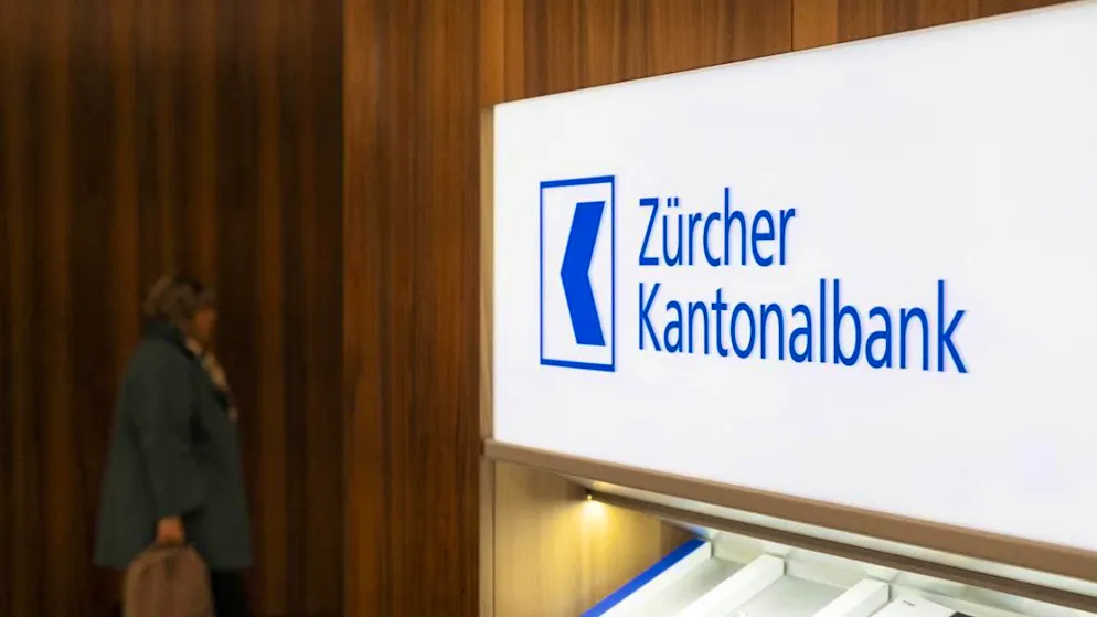 Zürcher Kantonalbank (ZKB) earned more in the first half of 2025. The bank was able to more than compensate for weaker interest business with higher income in other areas. And the outlook remains positive. (archive picture)