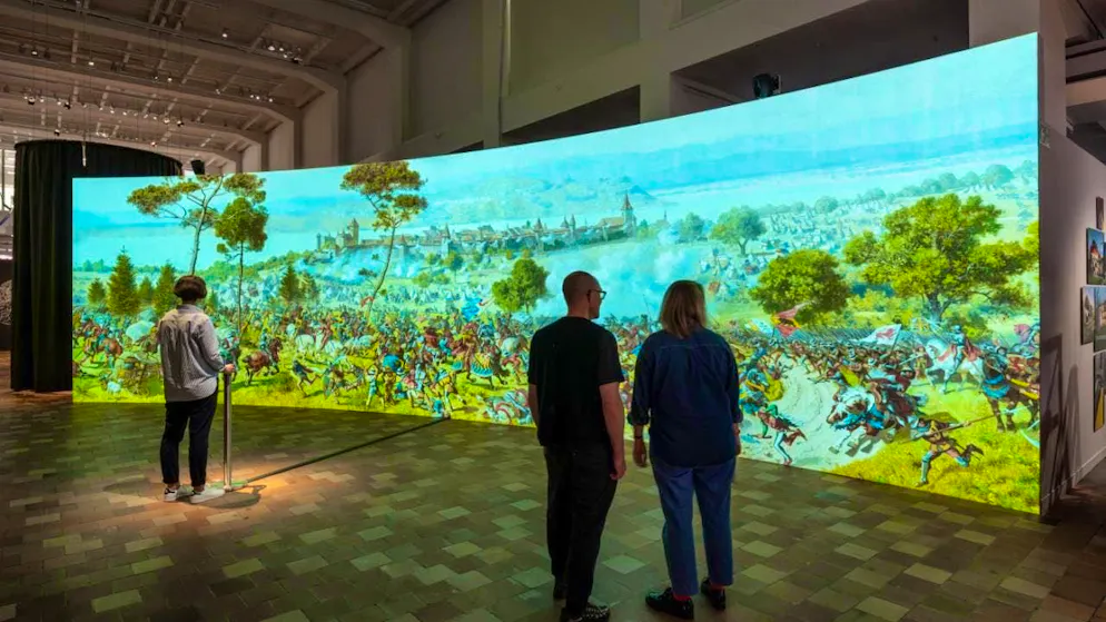The world's largest digital image is now on display at the Museum für Gestaltung Zürich. It is a digital copy of the panorama image of the Battle of Murten. Visitors can scroll and zoom in on the image.