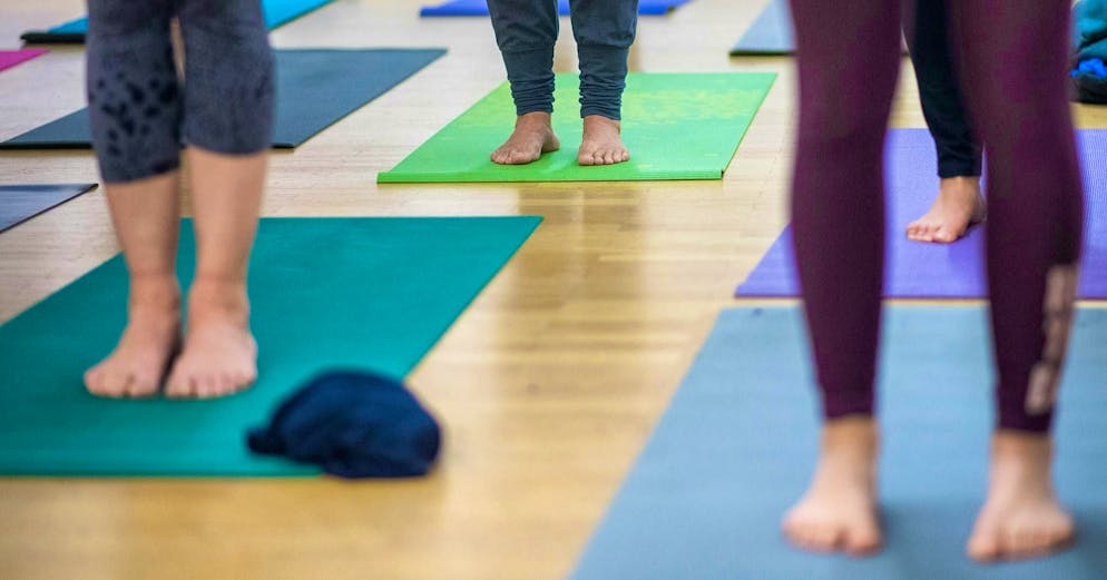 Circadian rhythm: How our inner clock ticks. If you don't get to exercise until late in the evening, it's better to stay relaxed: Focus on calm activities such as yoga, stretching or a walk. An endurance run just before going to bed is not good for you or your body.