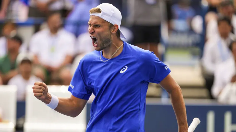 Opponent has to retire. Riedi sensationally reaches the last 16 of the US Open