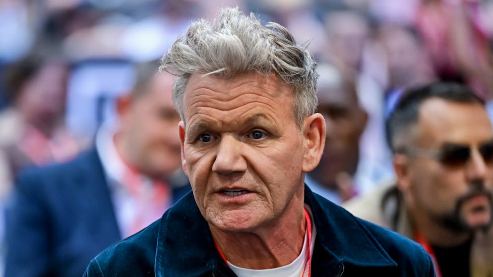 Contro chi usa i farmaci. Gordon Ramsay sbotta: «Non cambio i menu per i grassoni di m****, mangiano troppo»