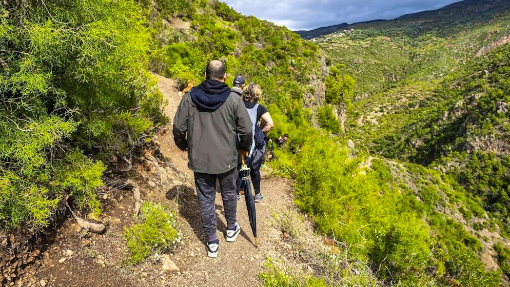 Sempre più critiche. «Fanno escursioni in reggiseno, sono un pericolo»: un alpinista esperto regola i conti con i turisti
