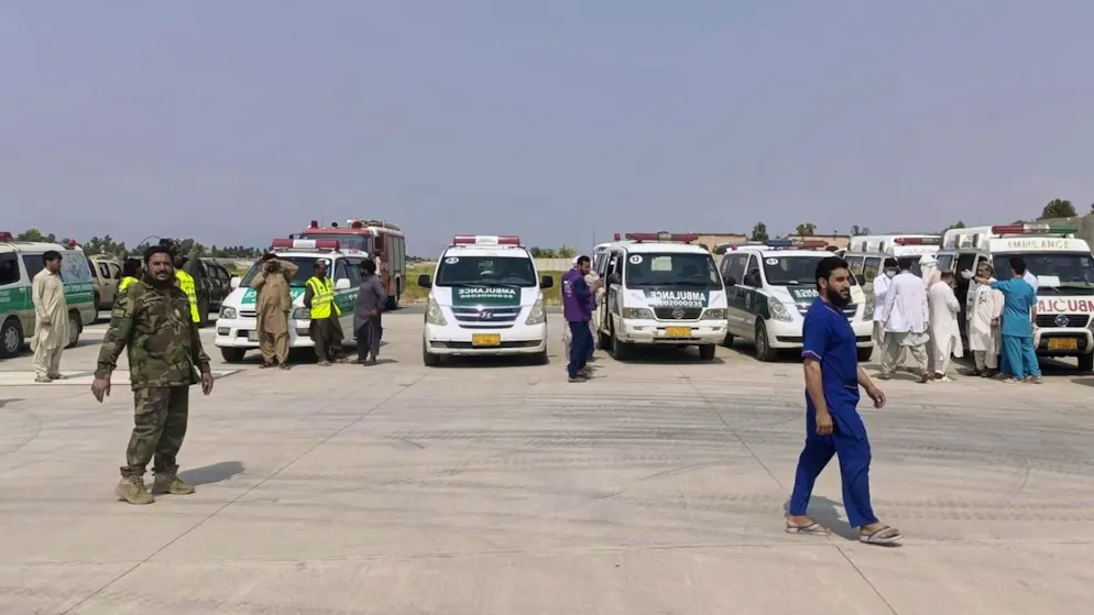 Terremoto nell'est dell'Afghanistan con centinaia di morti. Si organizzano i soccorsi all'aeroporto di Nangarhar.