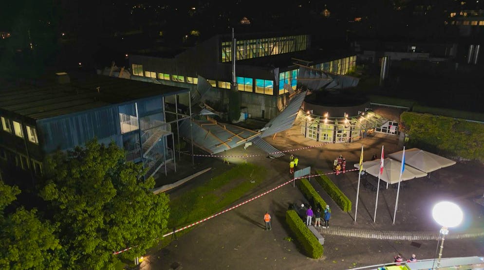 Meilen ZH: Storm sweeps roof off school building. As things stand, no one was injured in the incident.