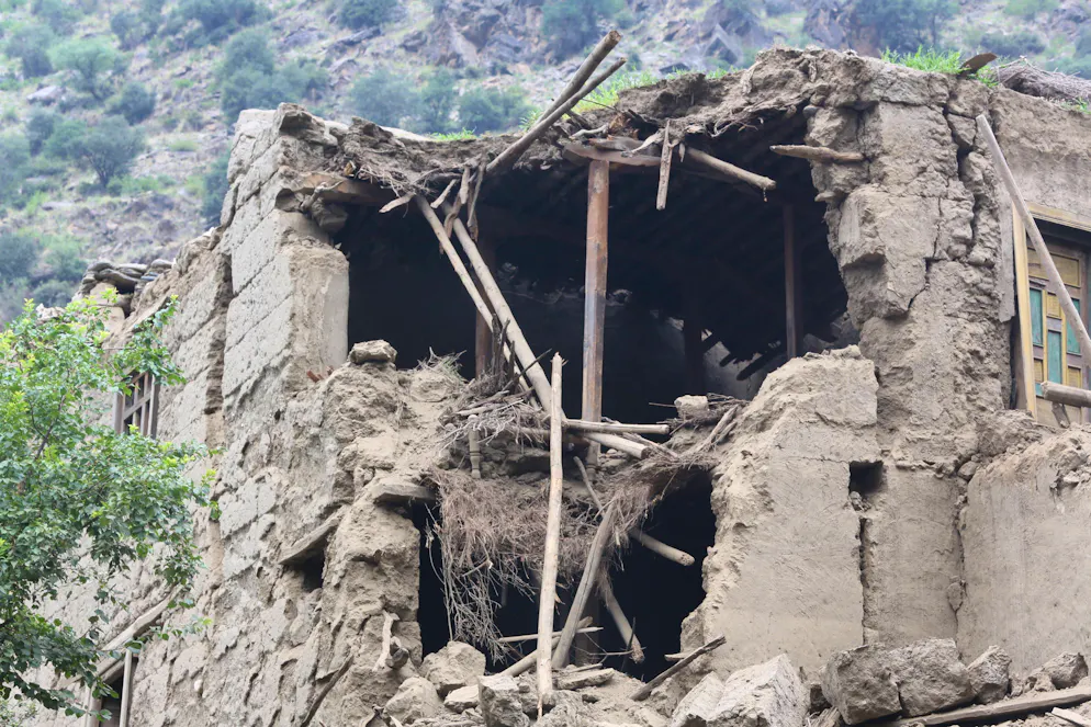 Le séisme de magnitude 6 qui a fait au moins 800 morts et 2.700 blessés aux alentours de minuit dimanche intervient «au pire moment».