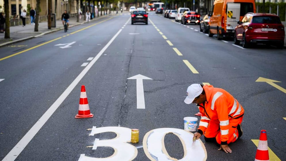 Die Einführung von Tempo 30 sorgt immer wieder für Streit. (Archivbild)