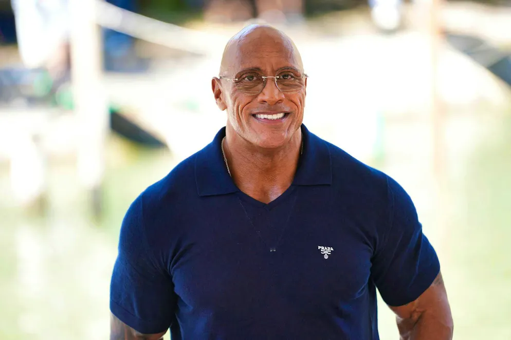 Dwayne Johnson piange: «Sono un tenerone? Sì!» - Galleria. Dwayne Johnson all'arrivo al Lido. 