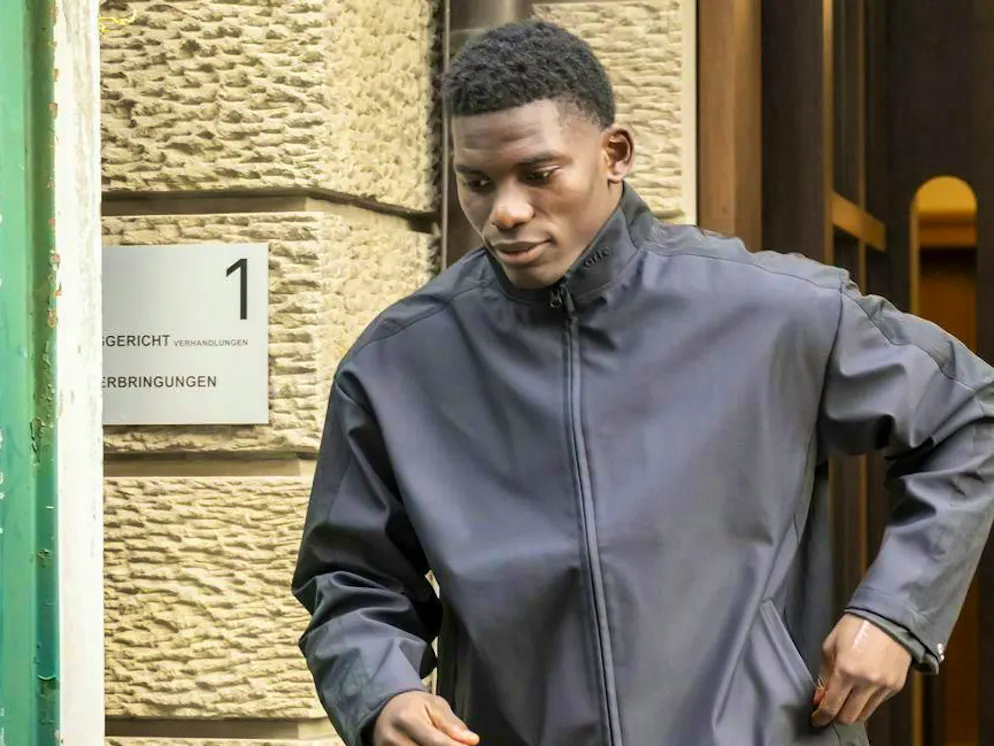 Soccer Breel Embolo leaves the court building shortly before 9.30 am.