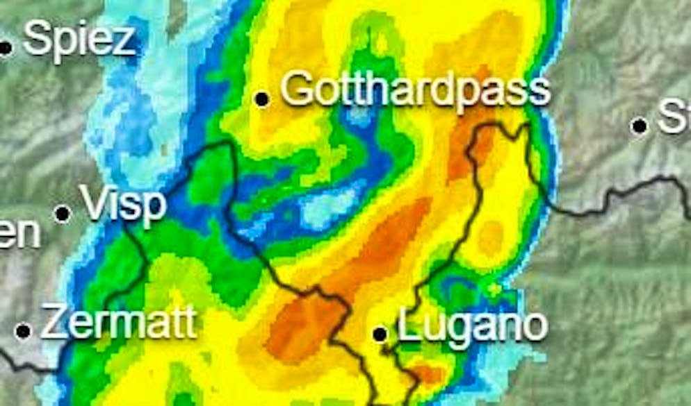 According to the "MeteoNews" rain radar, thunderstorms with heavy rain will move across Ticino around midnight.