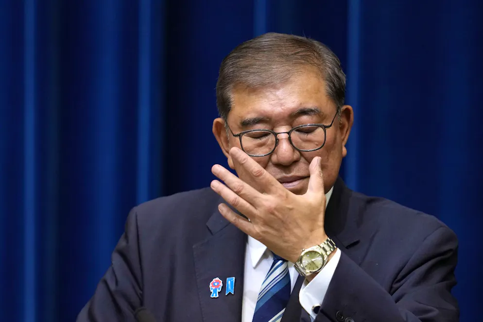 Il primo ministro uscente Shigeru Ishiba