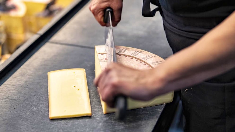 Trump tariff hammer against Switzerland. Companies respond to tariffs with automation and regionalization