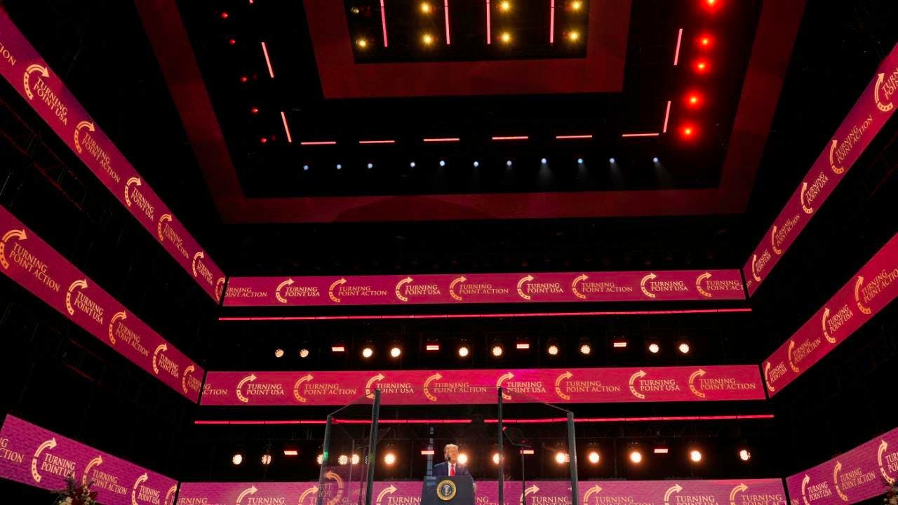 USA. Kämpferische Trauerfeier für rechten US-Aktivisten Kirk