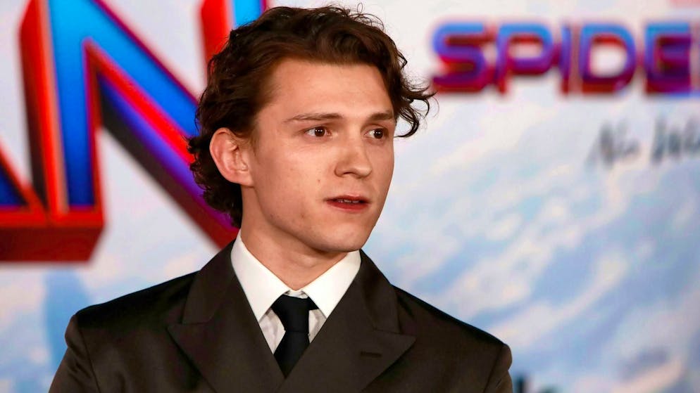 Filming interrupted: "Spider-Man" star Tom Holland in hospital after stunt  accident | blue News
