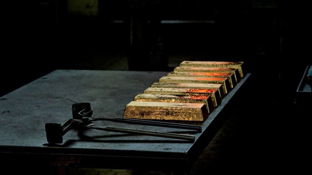 Il lingotto d'oro ha un valore sempre più alto.