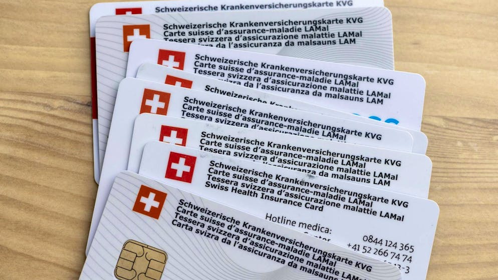 A new analysis by Comparis shows savings of up to 40 percent on health insurance if you do it right.