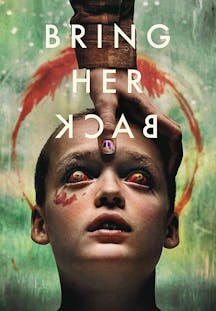 Filmposter Bring Her Back: Hand berührt Stirn eines Kindes mit leuchtenden Augen.