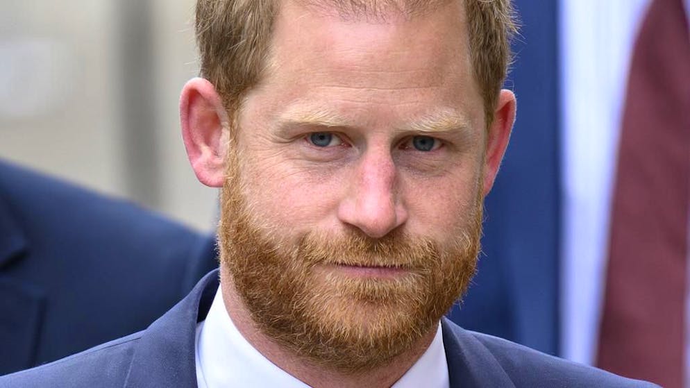 Intervenuta la scorta. Il principe Harry avvicinato due volte da una stalker durante la visita nel Regno Unito