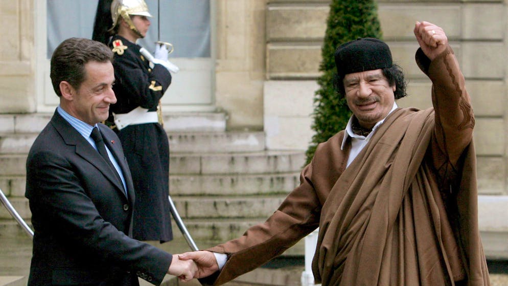 Nicht sein erster Fehltritt. Fünf Jahre Knast – wie Sarkozy über Libyens Diktator Gaddafi stolperte