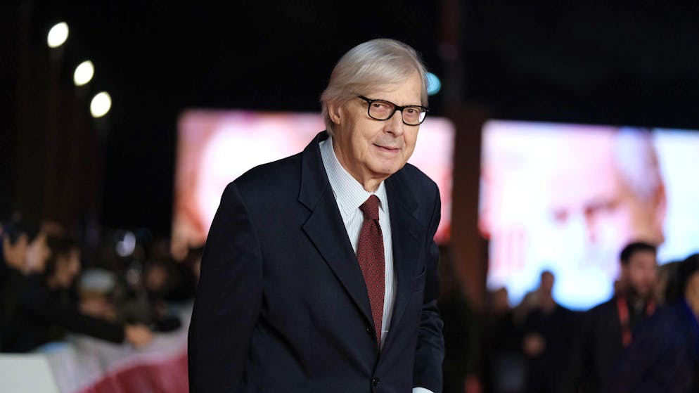 Dopo la figlia. L'ex compagna di Vittorio Sgarbi è preoccupata: «Non è vero che sta guarendo»