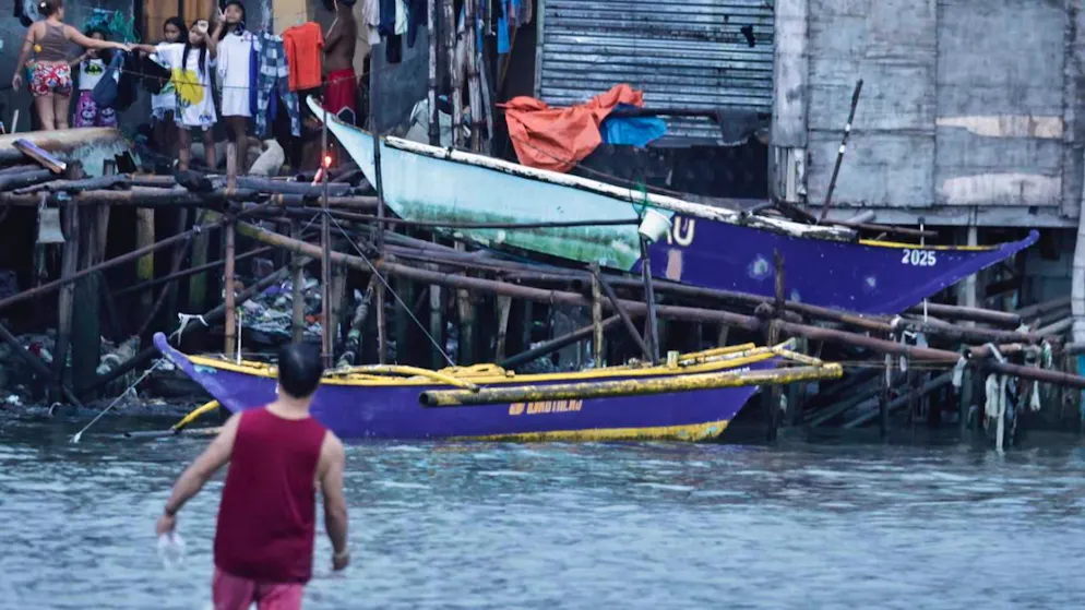 La tempesta tropicale si è abbattuta nella regione di Bicol, nel sud di Luzon.