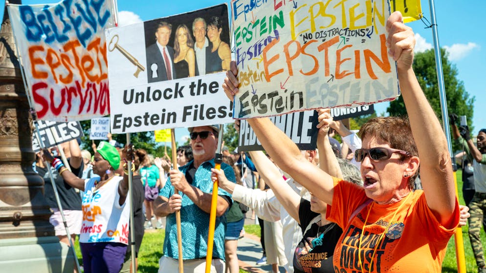 «Presque pornographique». Pourquoi l'Amérique est-elle obnubilée par l'affaire Jeffrey Epstein ?