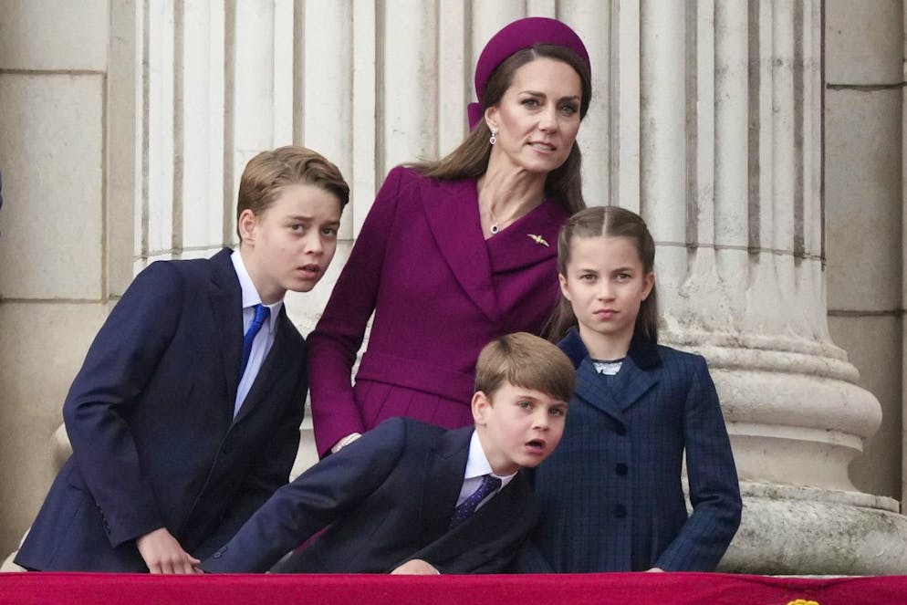 La principessa del Galles Kate Middleton insieme ai figli, Louis, George e Charlotte.