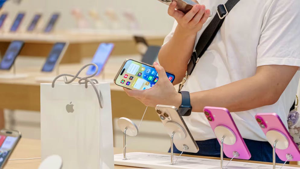 Sind die Ständer schuld?. Kratzer-Gate bei den neuen iPhones – was Apple dagegen tut