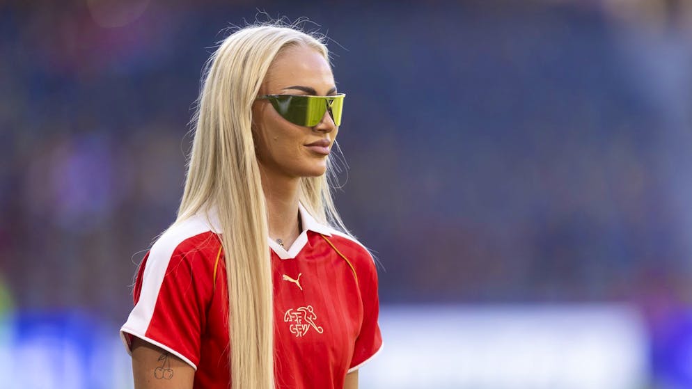 Ecco dov'è stata e le immagini. Alisha Lehmann si concede un weekend fuori porta con una compagna del Como