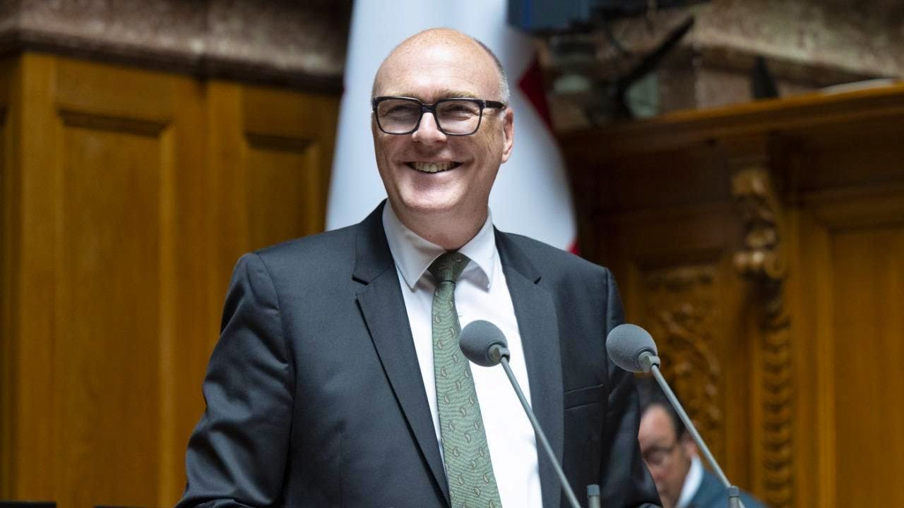 Regierung. Verteidigungsminister Martin Pfister ist der beliebteste Bundesrat